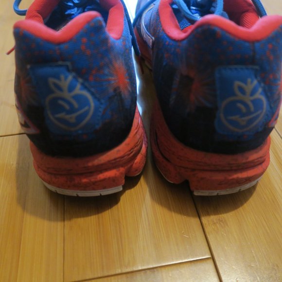 mizuno running shoes peachtree road race